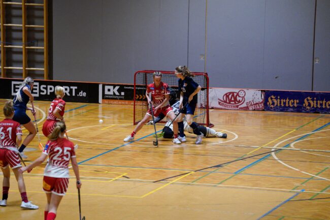 Die KAC Floorball Damen lieferten in der 3. Bundesliga-Runde gegen die FBC Dragons eine starke Vorstellung. Foto: FreitagsFotos