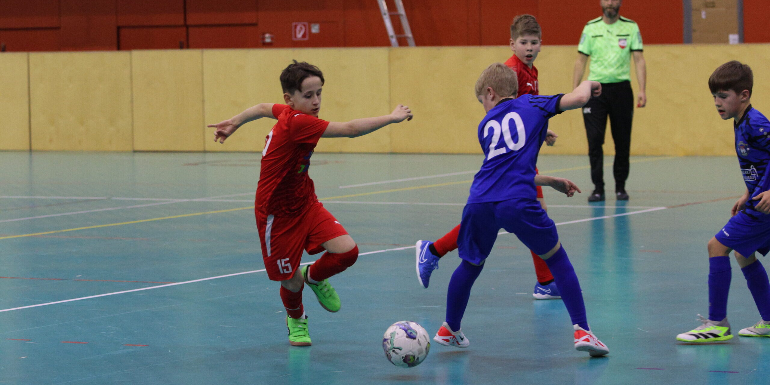 5L9A4077 Spannung, Freude und jede Menge Fußballaction: Nachwuchsteams aus Kärnten und der Steiermark lieferten sich beim Hallen-Showdown 2.0 im Sportpark Klagenfurt packende Duelle. Foto: Stodolak