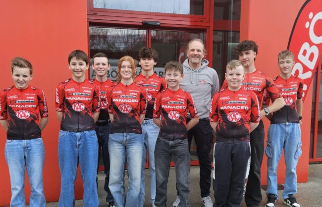 Der RC KAC bei der Einkleidung.